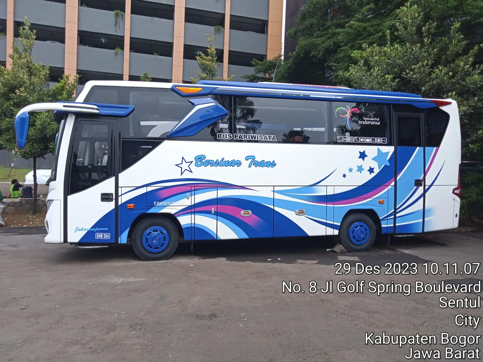 sewa bus pariwisata bekasi