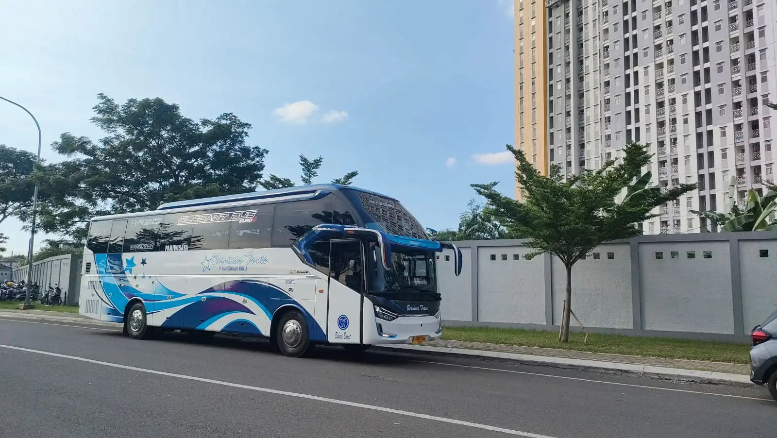 Sewa Bus Pariwisata Jakarta